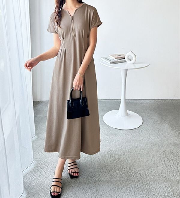 GeeRA（ジーラ）の「前後2WAYハーフジップフレンチ袖ワンピース（カットソーワンピース）」｜詳細画像