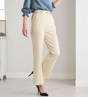 BELLUNA（ベルーナ）の「ジョーゼット素材フレアーパンツ（フルレングスパンツ）」｜アイボリー