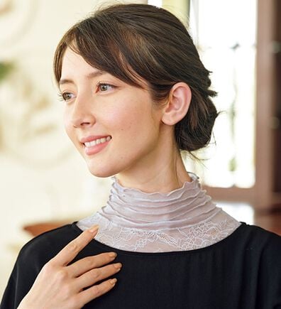 BELLUNA（ベルーナ）の「首元シルクのレースネックカバー（ストール・スカーフ・マフラー）」
