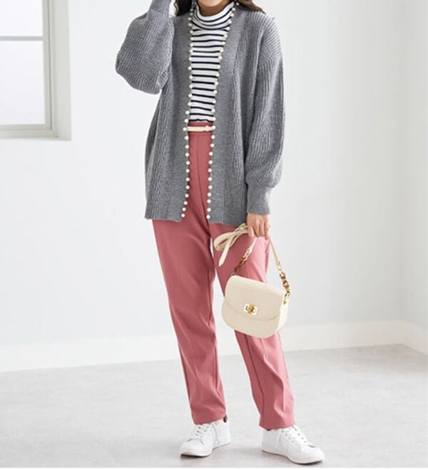 BELLUNA（ベルーナ）の「吸湿発熱ハイネックプルオーバー（カットソー）」｜詳細画像