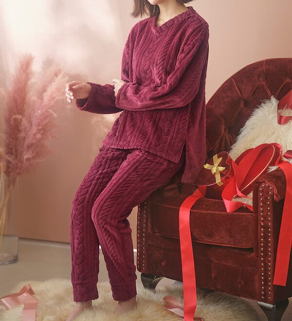 YU'NOW（ユナウ）の「【上下２点セット】ケーブルニット風フリースルームウェアセット（パジャマ・ルームウェア）」｜詳細画像