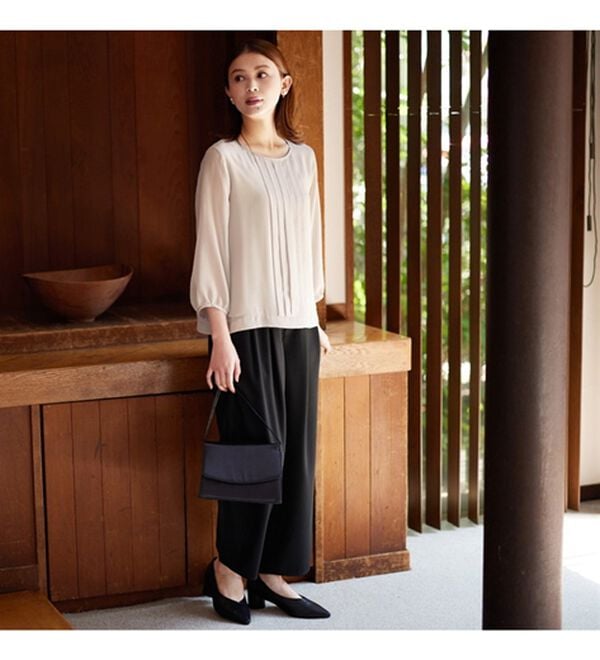 Viola e Viola（ヴィオラ エ ヴィオラ）の「タックデザインシフォンブラウス（ブラウス）」｜詳細画像