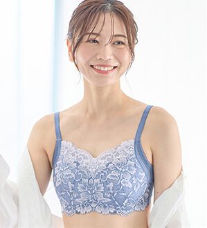 LAVIENNE（ラヴィエンヌ）の「グラマーさんの楽してキレイに包み込むブラ（ブラジャー）」｜詳細画像