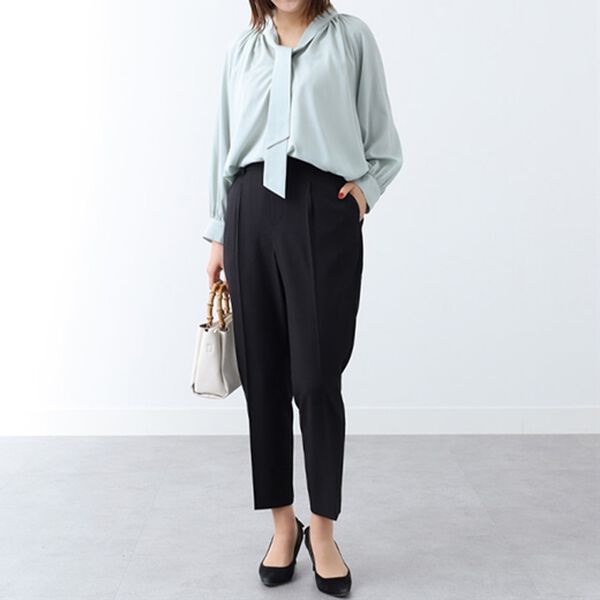 BELLUNA（ベルーナ）の「快適機能付！美脚見えテーパードパンツ（テーパードパンツ）」｜詳細画像