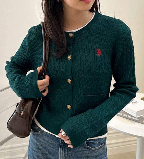 RANAN（ラナン）の「＜Ｕ．Ｓ．Ｐ＞ゴールド調ボタン刺繍ケーブルカーディガン（ニット・セーター）」｜グリーン
