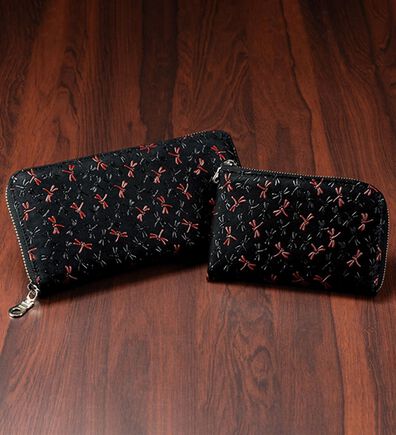 「日本の伝統技術が息づく『勝ち蜻蛉』総印伝財布（メンズ財布・パスケース）」