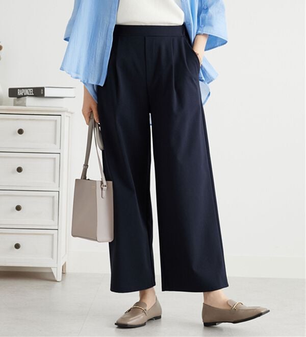 BELLUNA（ベルーナ）の「ポンチ素材タック使いワイドパンツ（ワイドパンツ・ガウチョ）」｜ネイビー