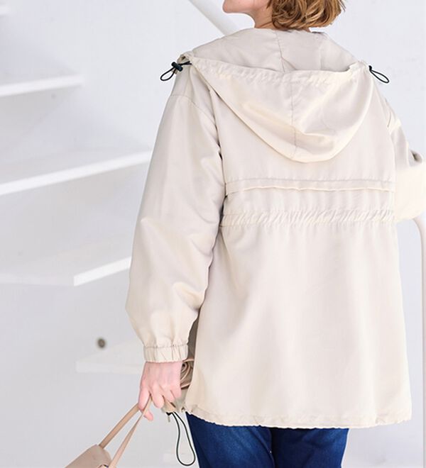 BELLUNA（ベルーナ）の「はっ水加工軽量パーカー（ポーチ付）（パーカー）」｜詳細画像