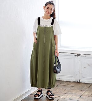 BELLUNA（ベルーナ）の「＜＆ｃｏｃｏｃｈｉ＞ジッパー使いバルーンジャンパースカート（その他ワンピース）」｜カーキ