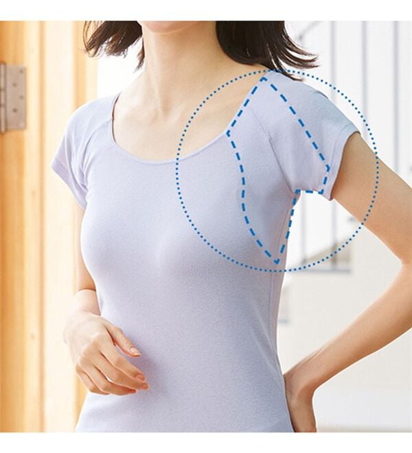 LAVIENNE（ラヴィエンヌ）の「綿１００％ひんやり汗ジミ防止インナー＜ラヴィクールナチュラル＞（肌着・インナーウェア）」｜詳細画像