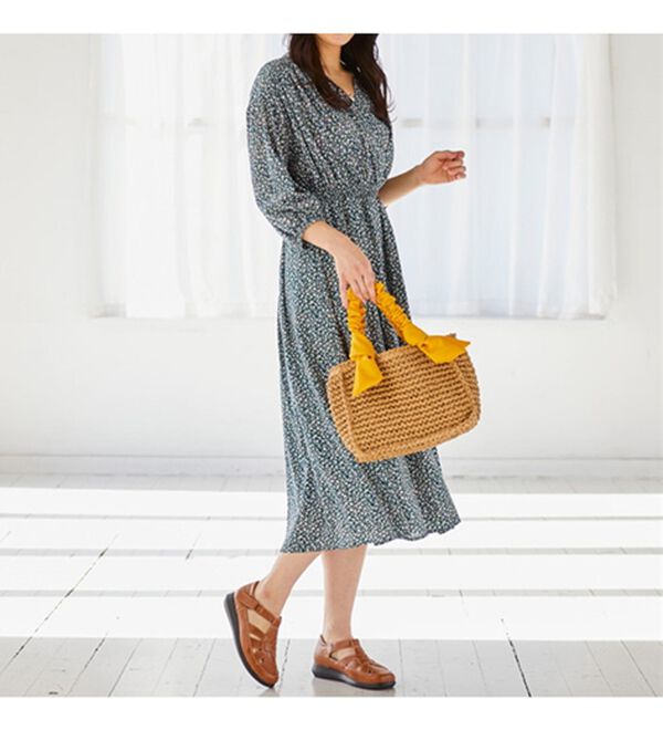 BELLUNA（ベルーナ）の「面ファスナーで脱ぎ履き楽グルカ風シューズ（フラットシューズ）」｜詳細画像