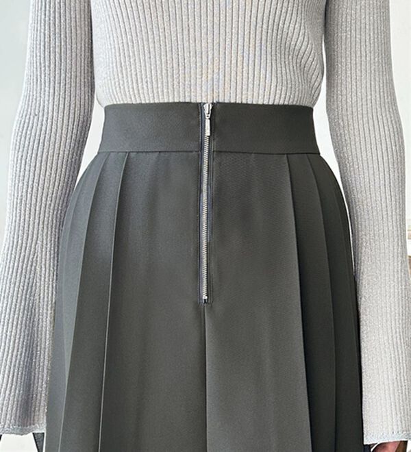 GeeRA（ジーラ）の「フロントファスナープリーツスカート（ロングスカート）」｜詳細画像