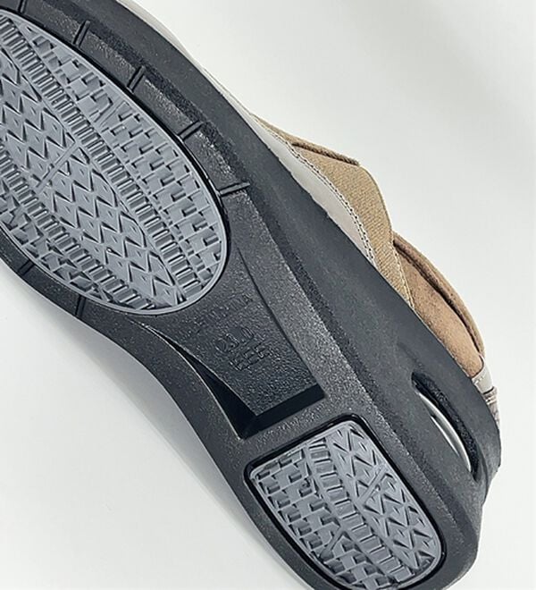 BELLUNA（ベルーナ）の「サイドゴアエアソールシューズ（スリッポン）」｜詳細画像