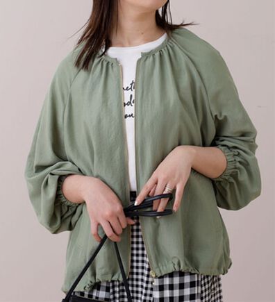 BELLUNA（ベルーナ）の「サテン素材ブルゾン（ブルゾン）」