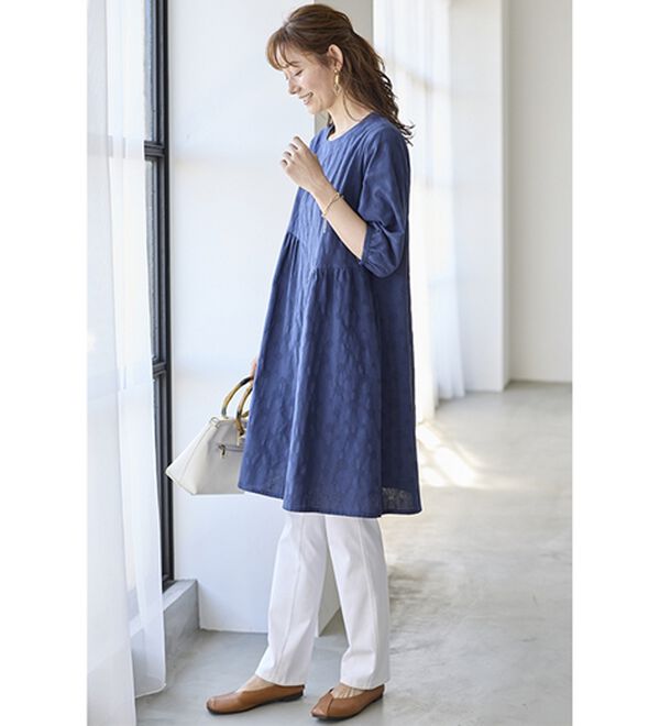 BELLUNA（ベルーナ）の「ナチュラルにお出かけ♪ドット柄チュニックワンピース（チュニックワンピース）」｜詳細画像