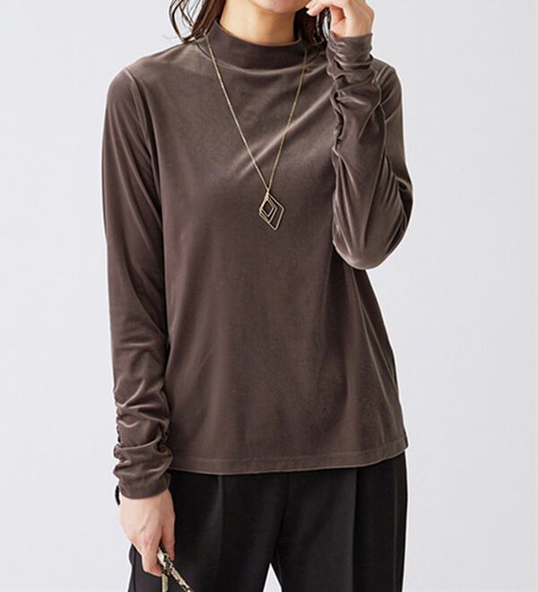 BELLUNA（ベルーナ）の「艶やかシアーベロア袖シャーリングプルオーバー（カットソー）」｜詳細画像