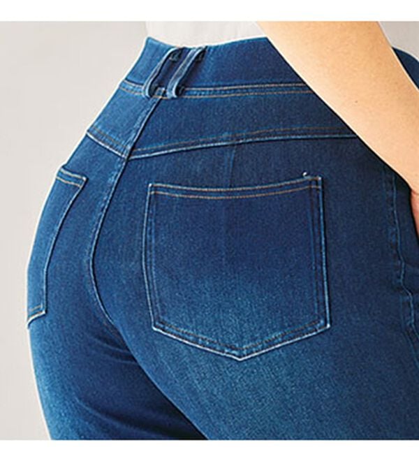 BELLUNA（ベルーナ）の「【再入荷】美ストレッチ素材アンクル丈レギンスパンツ（クロップドパンツ）」｜詳細画像