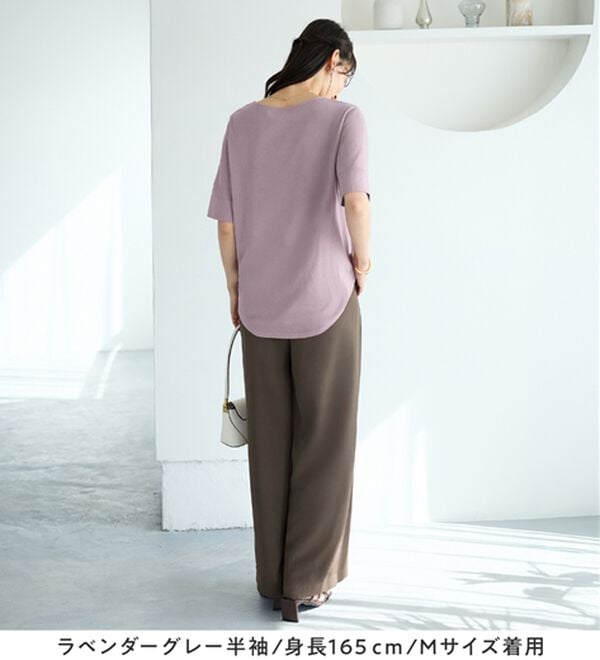 alotta（アロッタ）の「【選べる袖丈】柔らか綿混素材パール調ボタンＴシャツ（カットソー）」｜詳細画像