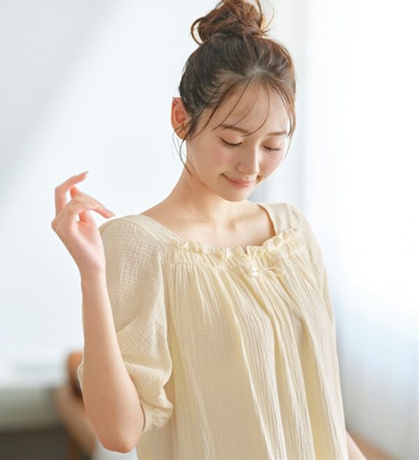 YU'NOW（ユナウ）の「【カップ付】Ｗガーゼの湯上りワンピース（パジャマ・ルームウェア）」｜詳細画像