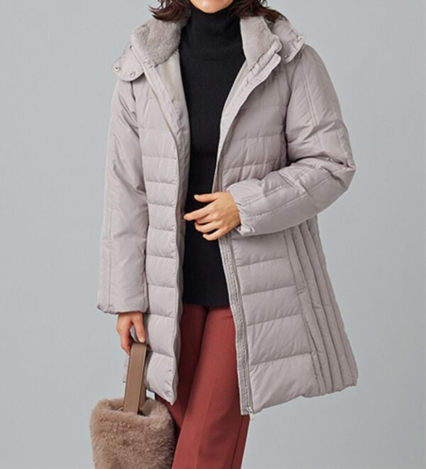 BELLUNA（ベルーナ）の「フレンチダウン使い細見えキルト切替ロングコート（ロングコート）」｜詳細画像