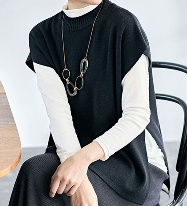 VINNO（ヴィノ）の「ゆるシルエットニットベスト（インナー付）（ベスト）」｜ブラック