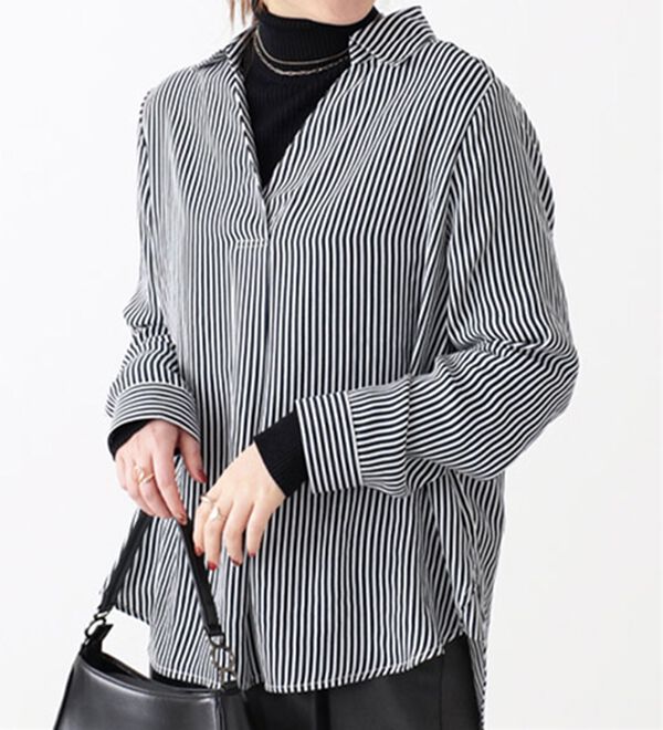 BELLUNA（ベルーナ）の「ジョーゼットスキッパーシャツチュニック（シャツ）」｜ネイビーストライプ