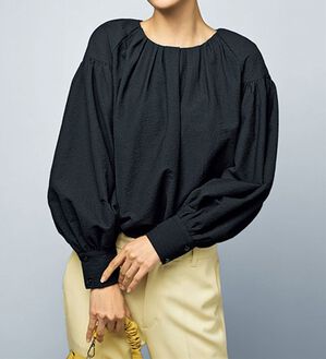 VINNO（ヴィノ）の「タックデザインサッカーブラウス（ブラウス）」｜詳細画像