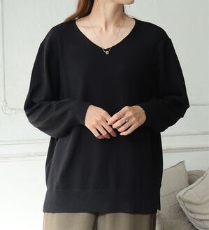 A HAPPY MARILYN（アハッピーマリリン）の「【Ｌ～８Ｌ】フィット感軽減！Ｔシャツ感覚！もっちりやわらかＶネックニット（ニット・セーター）」｜ブラック