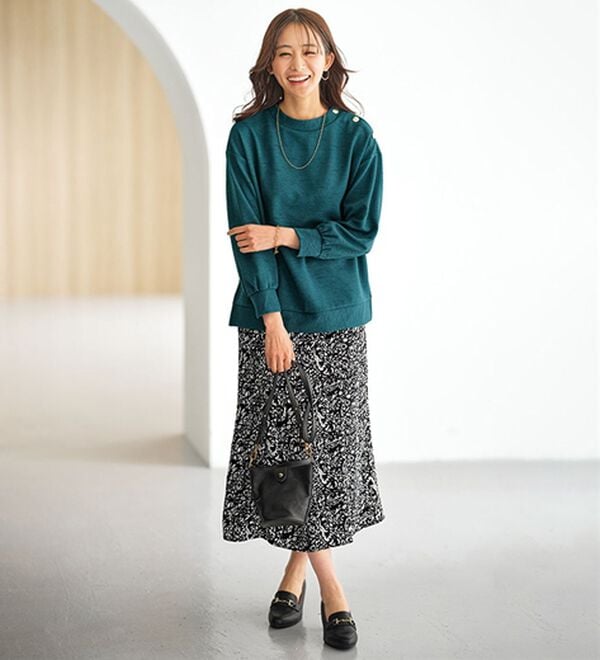 BELLUNA（ベルーナ）の「艶やかプリント切替フレアースカート（ロングスカート）」｜詳細画像