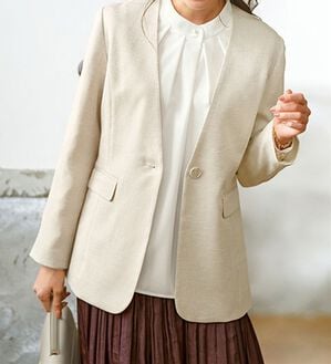 BELLUNA（ベルーナ）の「＜楽スタフィット＞ノーカラージャケット（ノーカラージャケット）」｜ベージュ