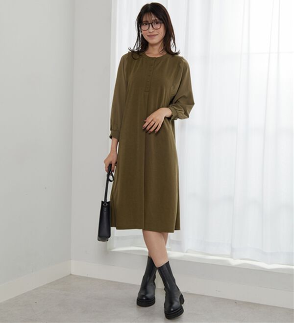 BELLUNA（ベルーナ）の「ヘンリーネック袖切替デザインワンピース（その他ワンピース）」｜詳細画像