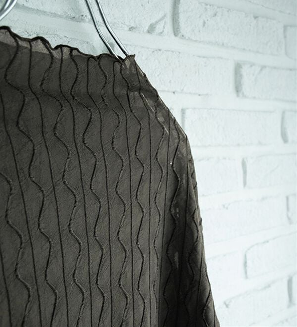 BELLUNA（ベルーナ）の「波柄立体ジャカードシアーインナー（カットソー）」｜詳細画像