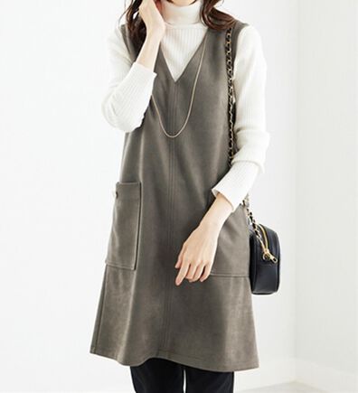 BELLUNA（ベルーナ）の「スエード調ボタンデザインジャンパードレス（ジャンパースカート）」