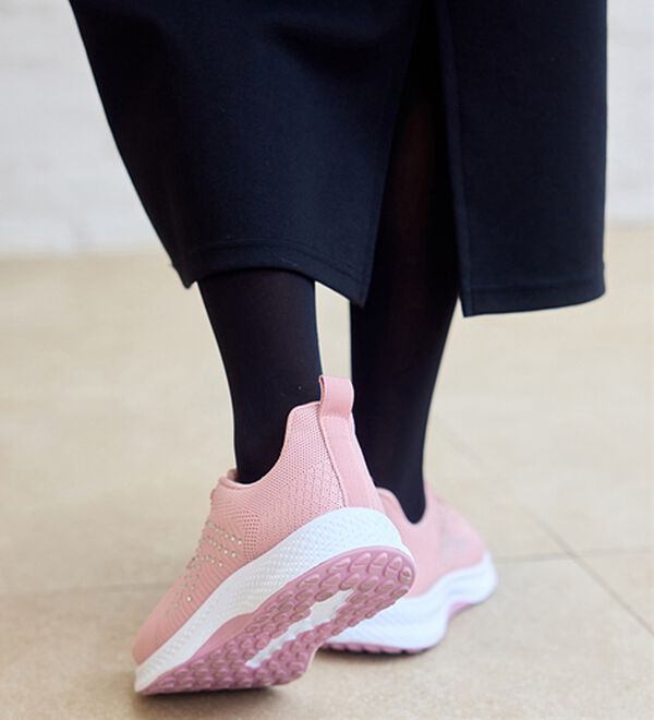 BELLUNA（ベルーナ）の「手を使わずに履けるニットスニーカー（スニーカー）」｜詳細画像