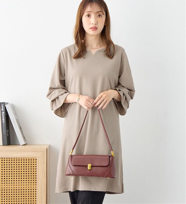 alotta（アロッタ）の「【4つの機能付】キャンディースリーブチュニックワンピース（チュニックワンピース）」｜グレージュ