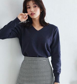 Pierrot（ピエロ）の「【Ｓ～３Ｌ】ネックが選べるプレミアムカシミヤタッチニット（ニット・セーター）」｜ネイビー