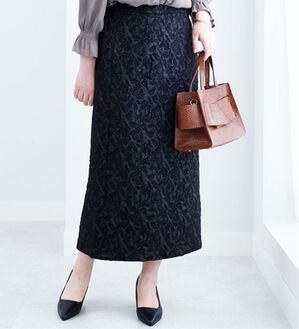 BELLUNA（ベルーナ）の「ジャカード素材スリットデザインスカート（ロングスカート）」｜黒