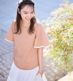 alotta（アロッタ）の「【接触冷感】配色フレアスリーブトップス（カットソー）」｜コーラル