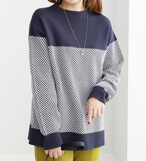 BELLUNA（ベルーナ）の「ヘリンボーン柄ニットプルオーバー（ニット・セーター）」｜ネイビー系
