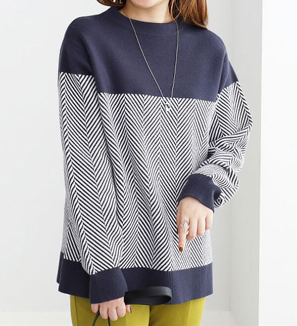BELLUNA（ベルーナ）の「ヘリンボーン柄ニットプルオーバー（ニット・セーター）」｜ネイビー系