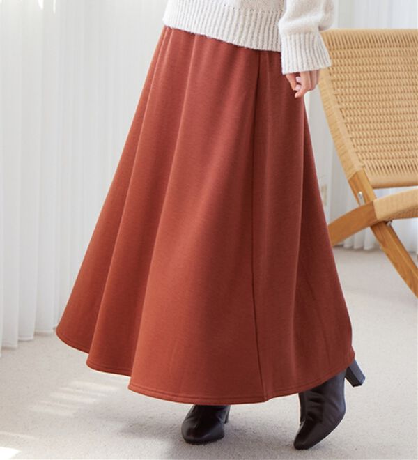 Viola e Viola（ヴィオラ エ ヴィオラ）の「【蓄熱保温】裏ファーフレアースカート（選べる！２丈）（ロングスカート）」｜テラコッタ