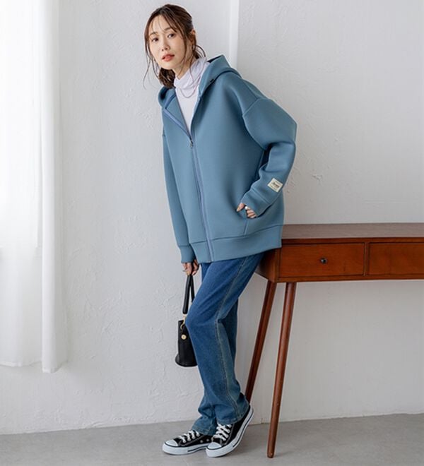 BELLUNA（ベルーナ）の「肩が疲れにくい！マシュマロ感覚ジップフーディー（ブルゾン）」｜詳細画像