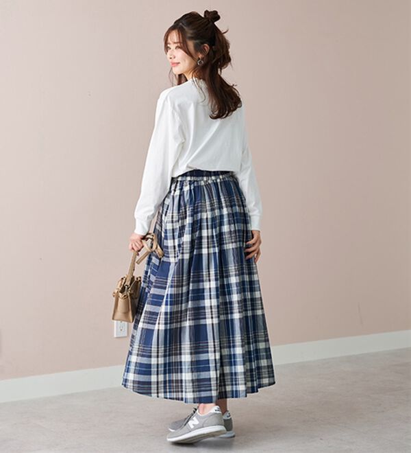 BELLUNA（ベルーナ）の「夏でも着られる強撚綿１００％長袖プルオーバー（カットソー）」｜詳細画像