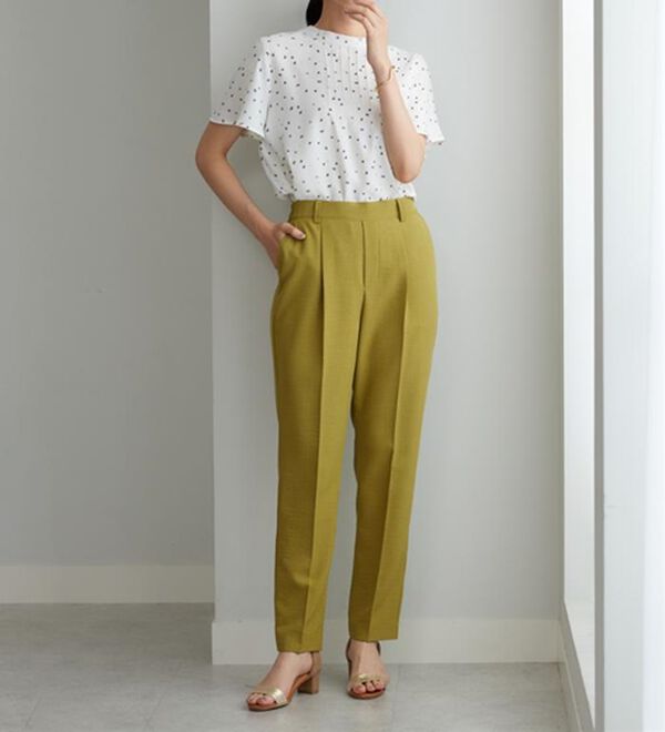 BELLUNA（ベルーナ）の「小紋柄タック使い袖フレアーブラウス（ブラウス）」｜詳細画像