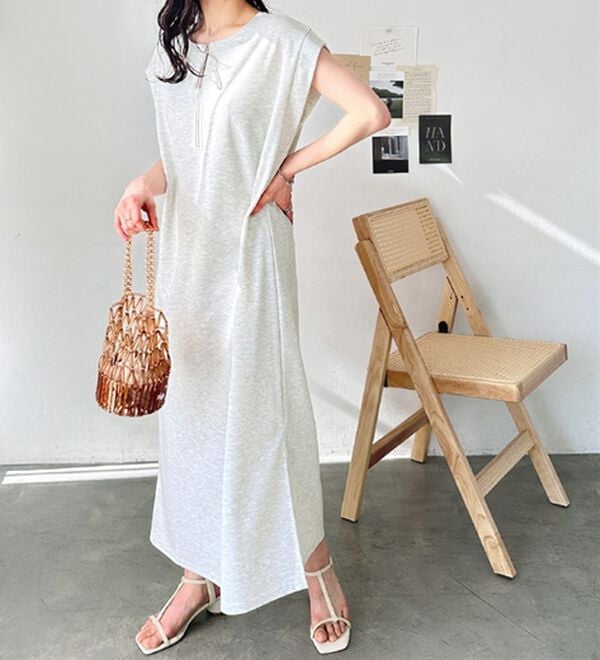 GeeRA（ジーラ）の「前後２ＷＡＹハーフジップＩラインワンピース（カットソーワンピース）」｜詳細画像