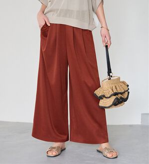 Viola e Viola（ヴィオラ エ ヴィオラ）の「楽ちんきれい美脚ワイドパンツ（ワイドパンツ・ガウチョ）」｜レンガ