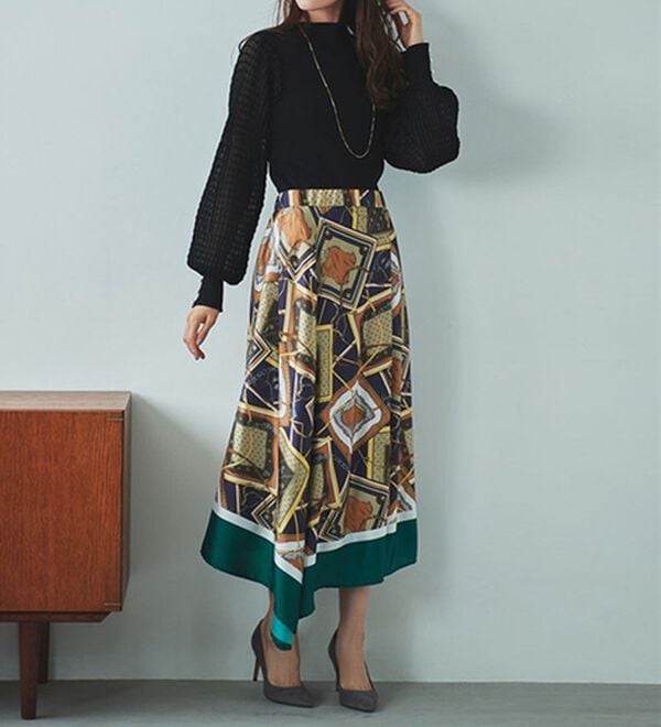 RANAN（ラナン）の「スカーフ柄パネルプリントスカート（ひざ丈スカート）」｜詳細画像