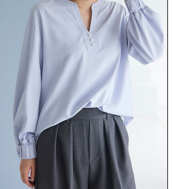 RANAN（ラナン）の「3つの機能付！パール調ボタン付スキッパーブラウス（ブラウス）」｜詳細画像