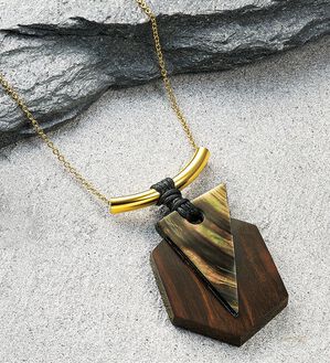 BELLUNA（ベルーナ）の「ウッド使いシェルペンダント（ネックレス・ペンダント）」｜詳細画像