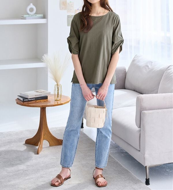 Viola e Viola（ヴィオラ エ ヴィオラ）の「綿１００％袖タックＴシャツ（Tシャツ）」｜詳細画像